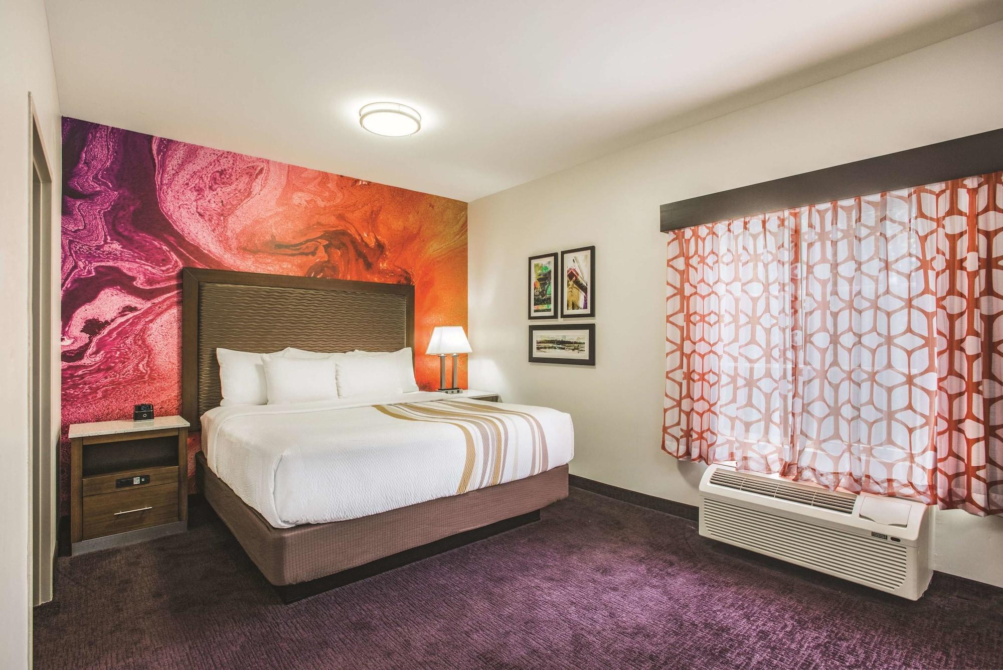 La Quinta By Wyndham Chambersburg Hotel Exterior photo