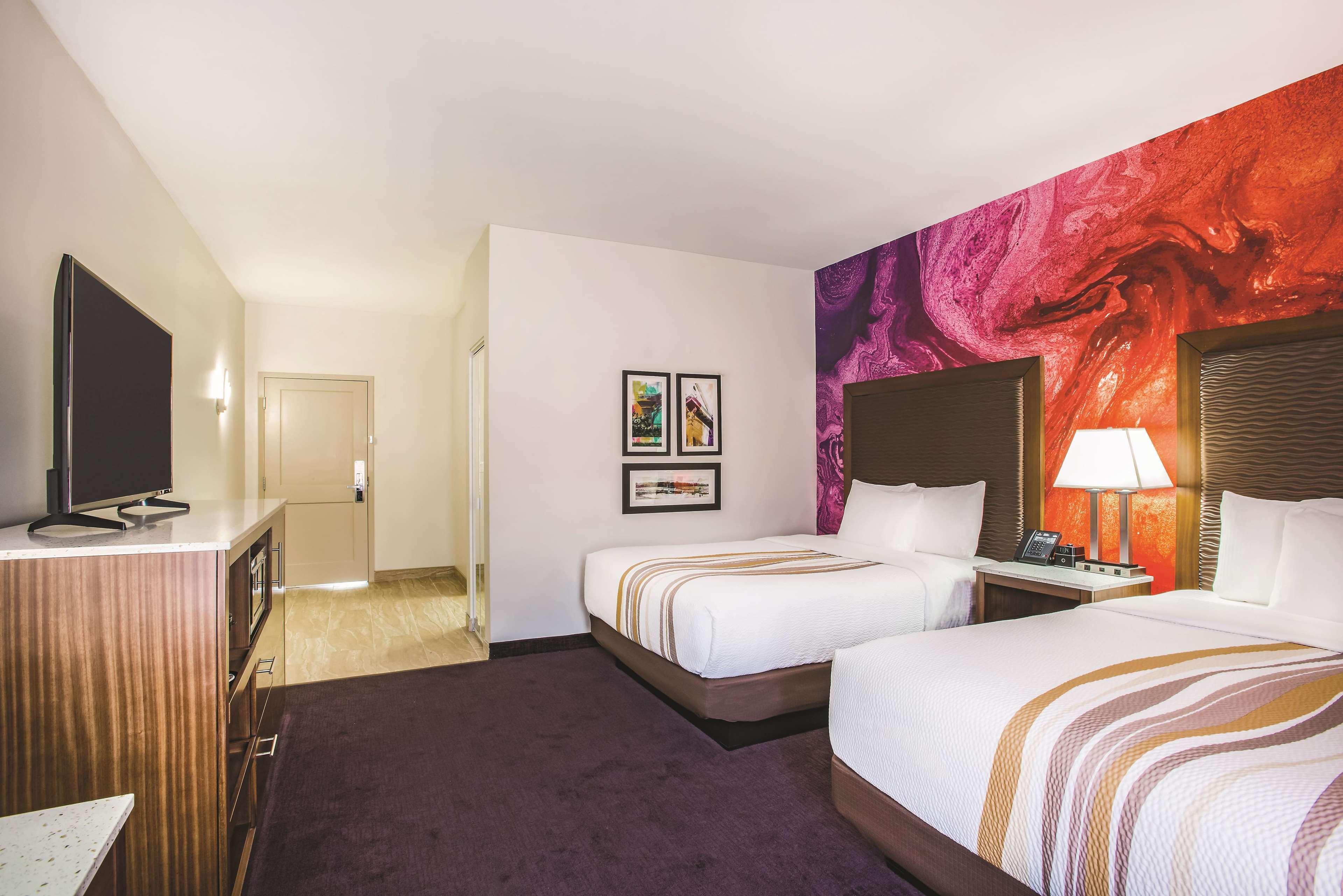 La Quinta By Wyndham Chambersburg Hotel Exterior photo