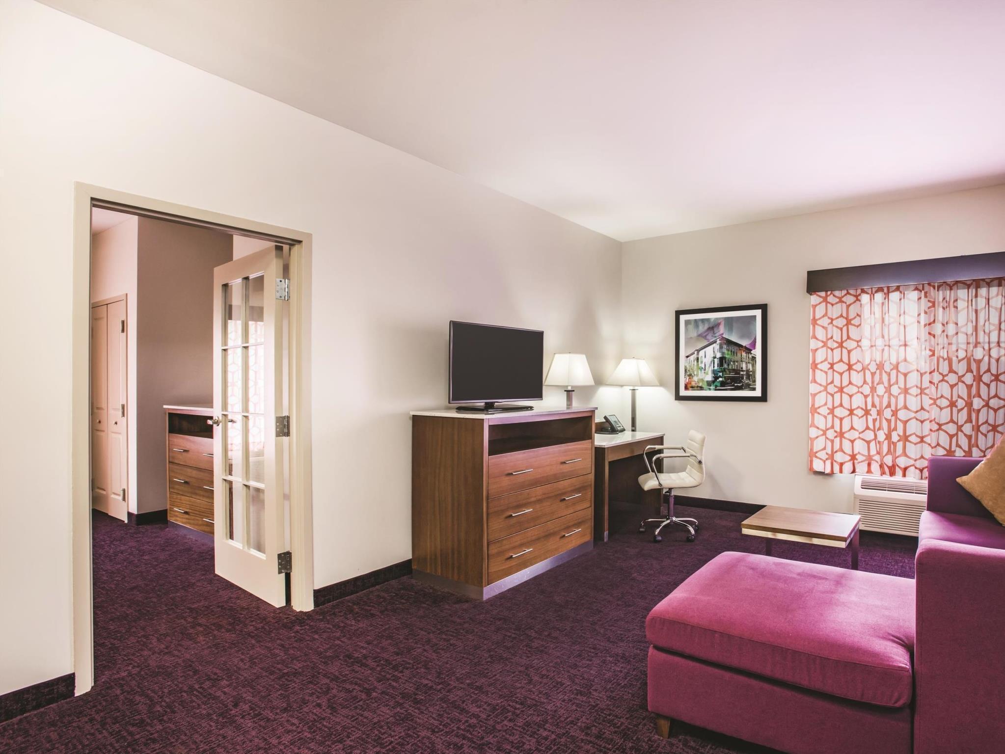 La Quinta By Wyndham Chambersburg Hotel Exterior photo